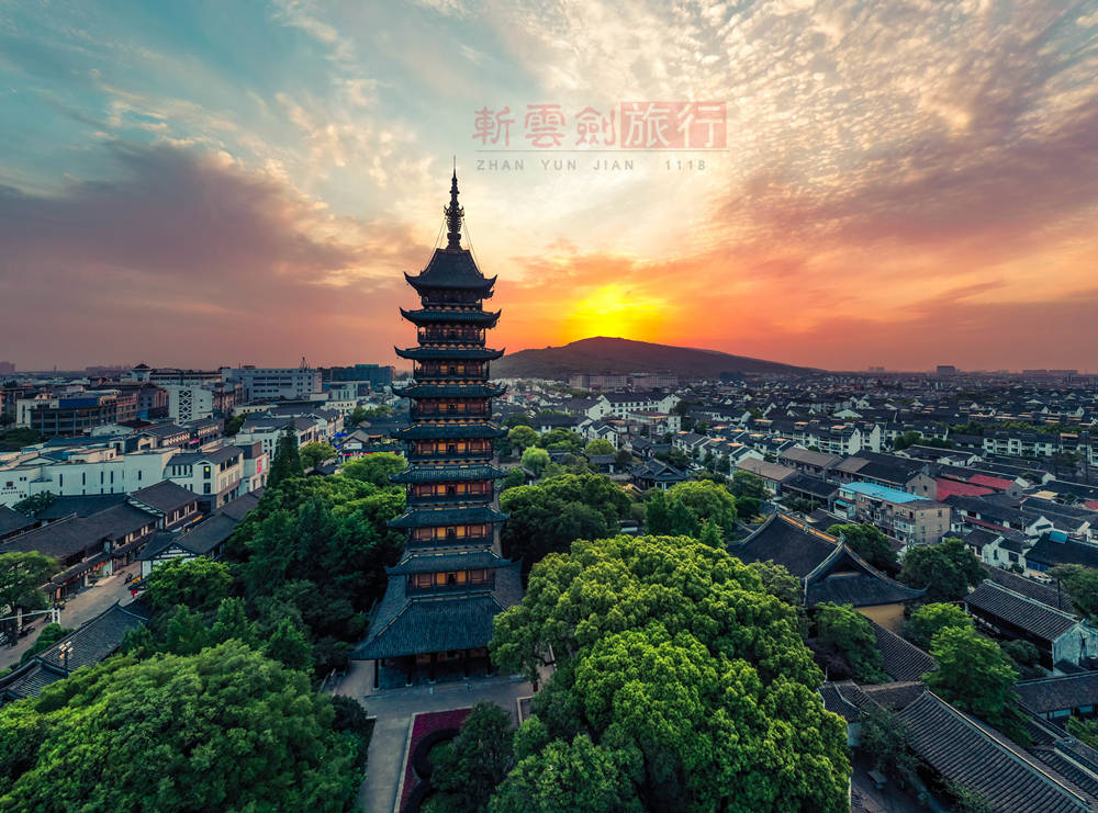 对于北方来说,虞山就是一个土堆,在江南常熟却是一座城的高度