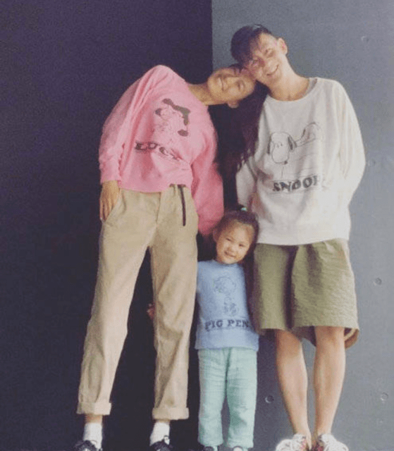 陈冠希老婆晒比基尼照,泳装好身材照成大脚怪,曾是娘