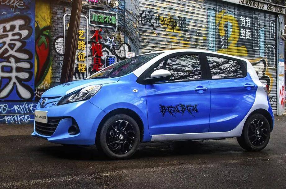3万代步车pk,长安奔奔e-star国民版vs五菱宏光mini ev