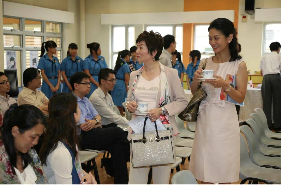 那些离异或丧偶的女富豪,为什么没了男人反而更精彩