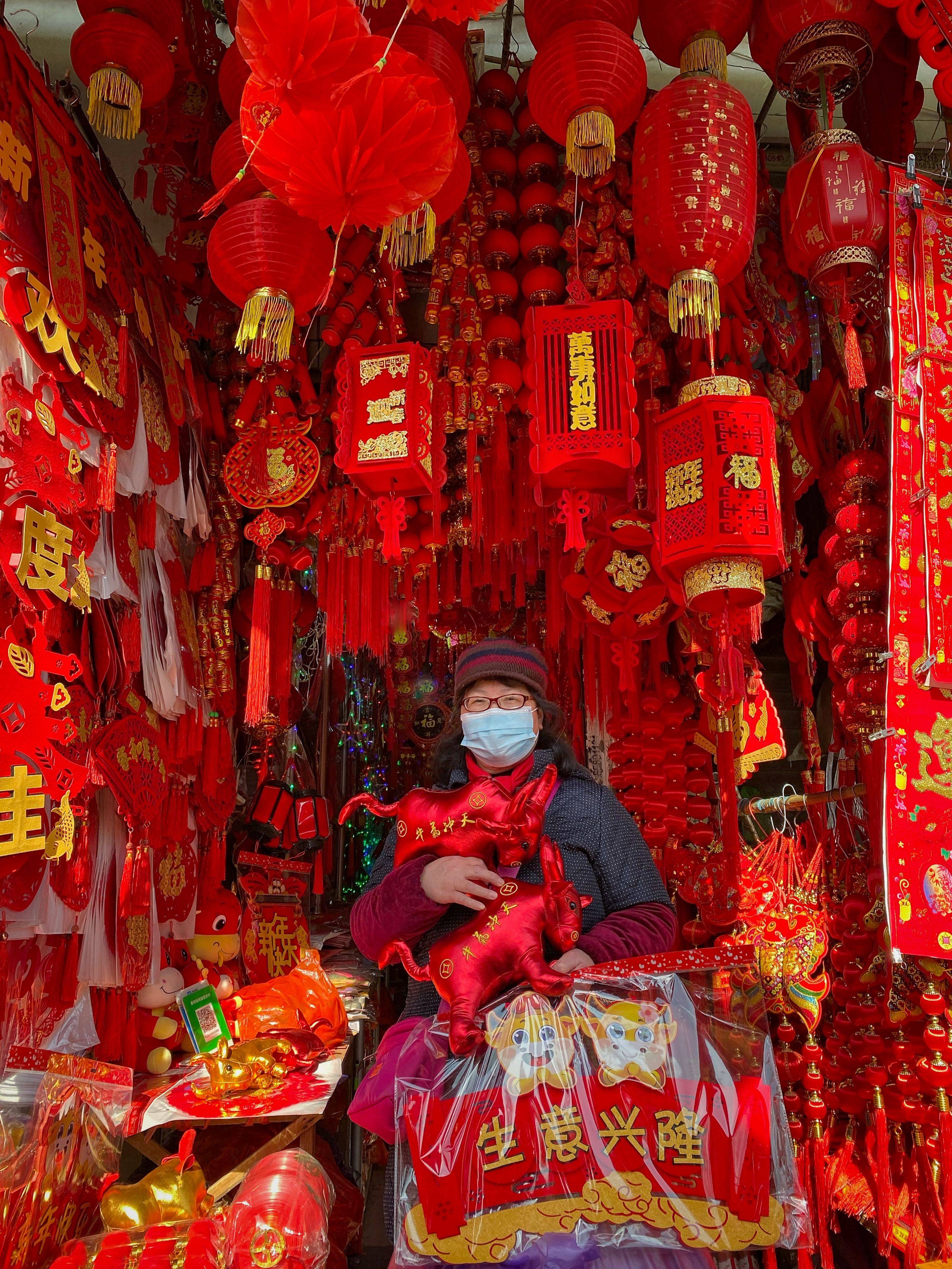 武汉大街小巷一片红火景象,腊味飘香喜迎牛年春节