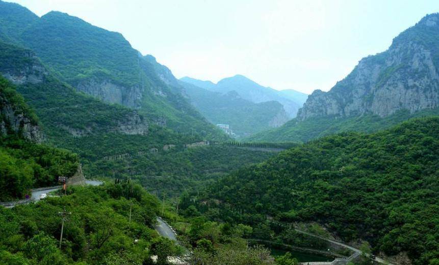 北京山环水抱,藏风聚气的风水格局,历来就被称为理想都城