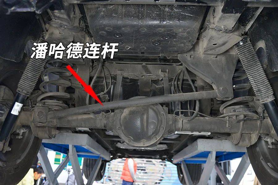 看看这辆车贵在哪儿奔驰大g底盘拆解