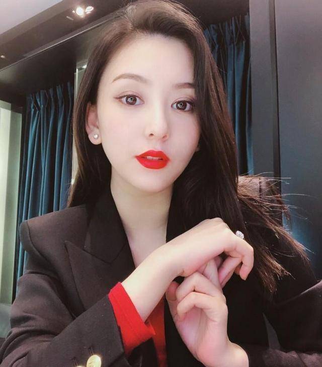 弹力修护面霜在日本也算一个高端品牌.