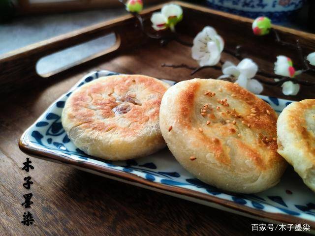 红豆芝麻馅饼,香酥金黄,甜糯好吃,甜点中的极品