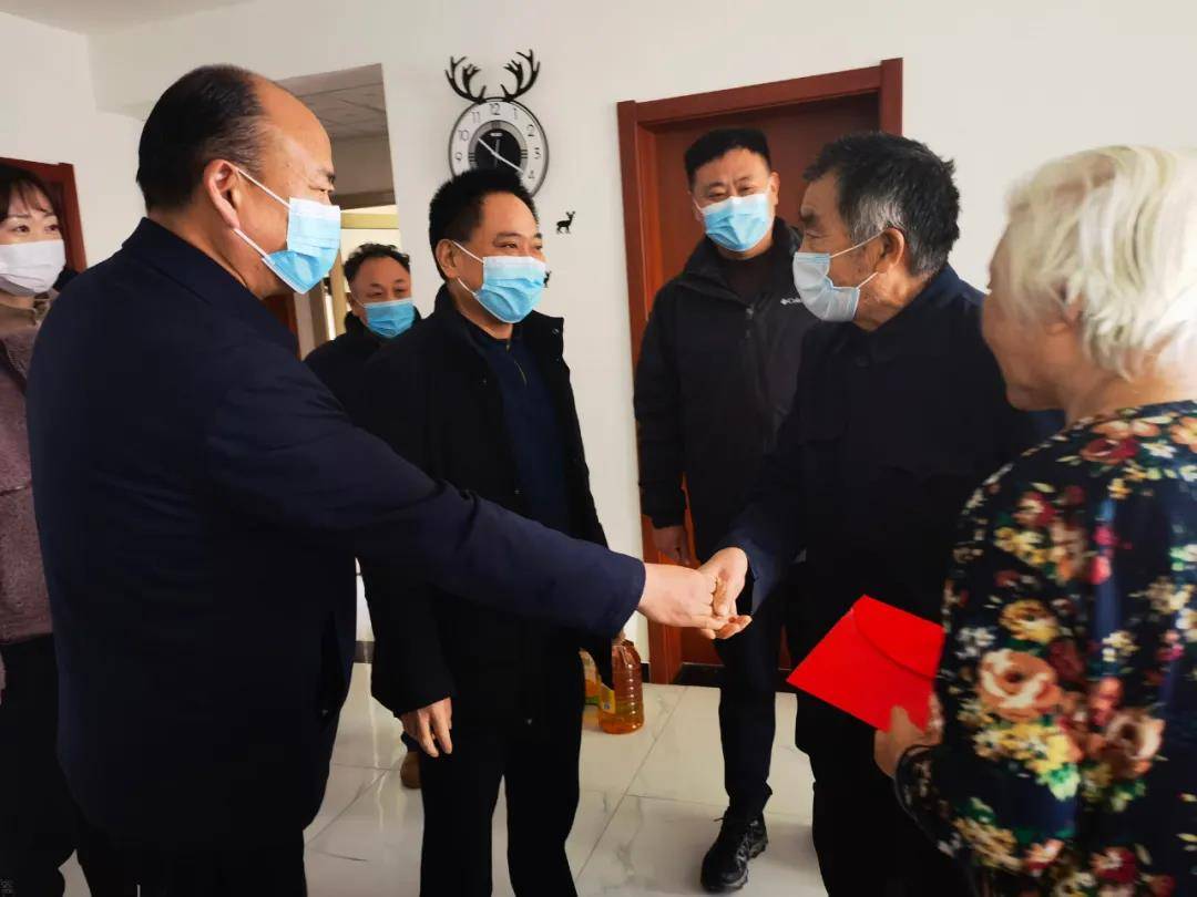 春节临近,1月27日,山东菏泽市牡丹区委常委,区委办公室主任赵效存与