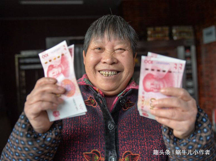 外孙女一千块压岁钱,亲生孙子只有50块,偏心婆婆为此付出了代价