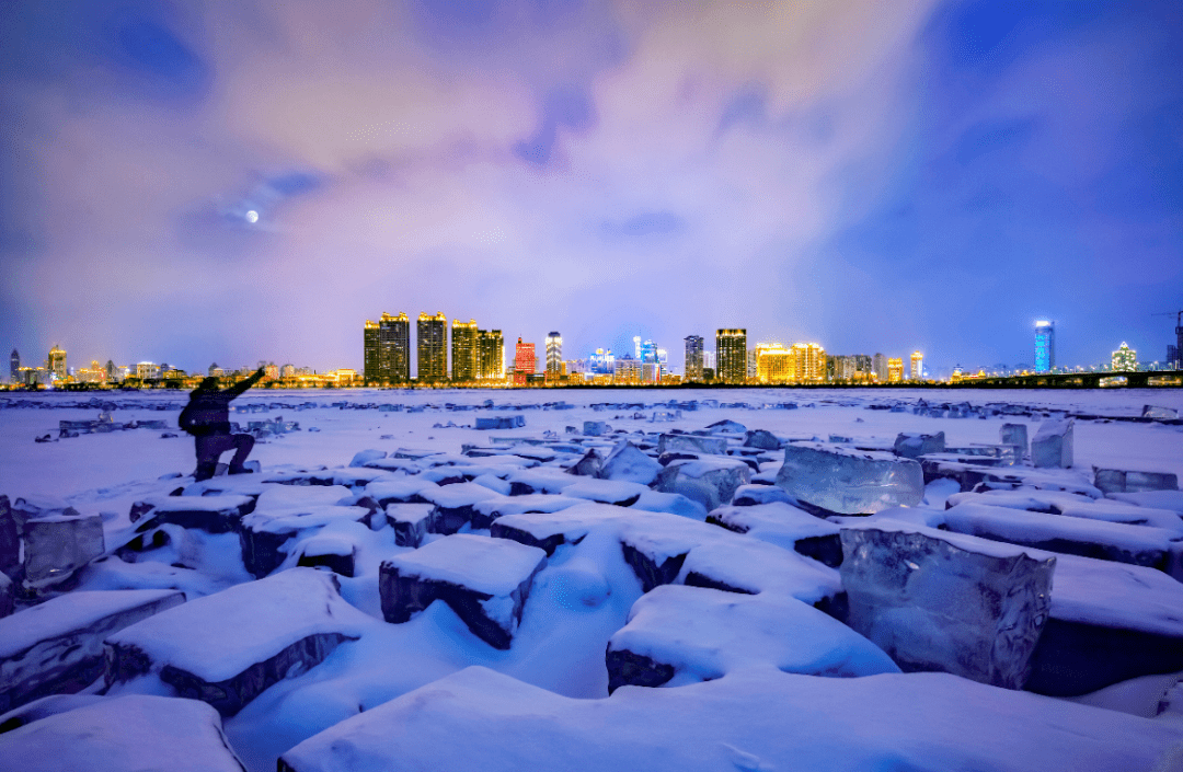 一下雪,哈尔滨就美成童话世界