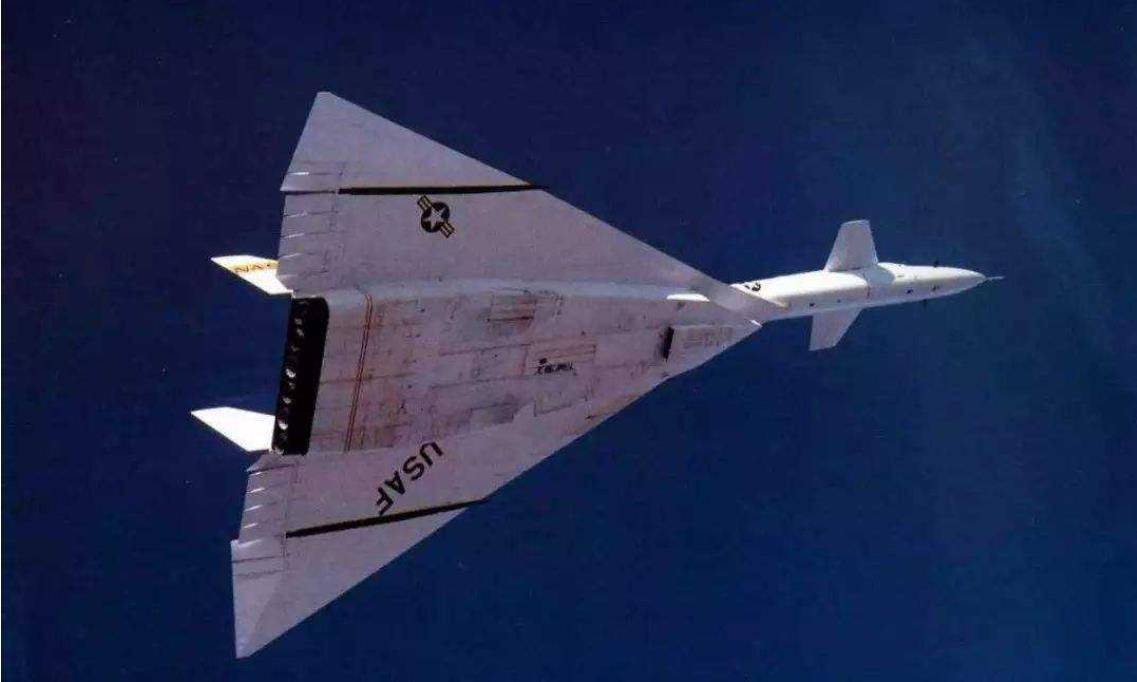上个世纪60年代,美军研制时速3马赫xb-70,到最后为何没有服役?