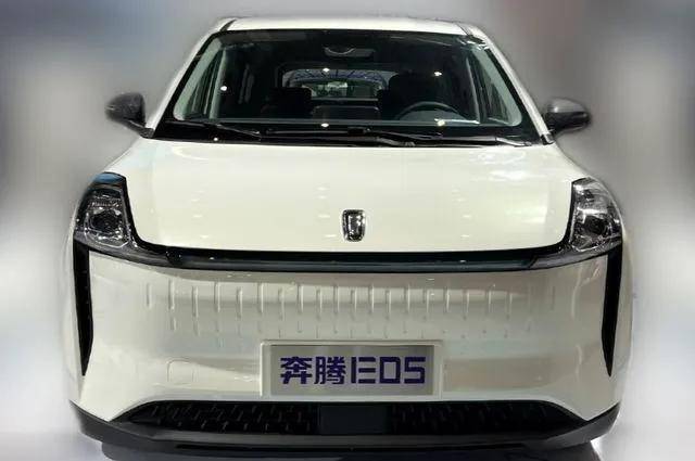 看个新车丨比亚迪d1之后又一出行专车,奔腾e05参数信息解读