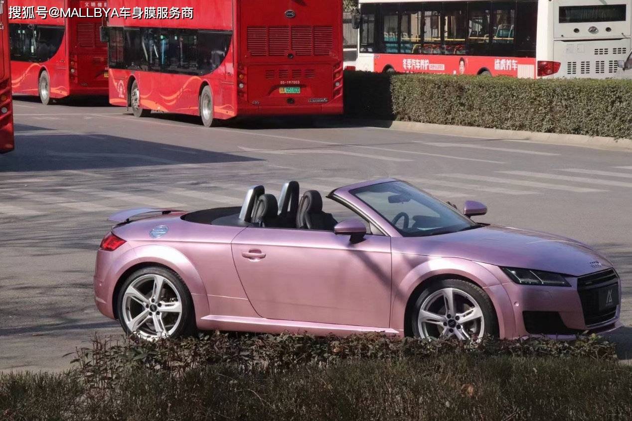 买跑车,肯定首选敞篷,那么在slk,z4和tt之间,有什么选择奥迪tt敞篷的