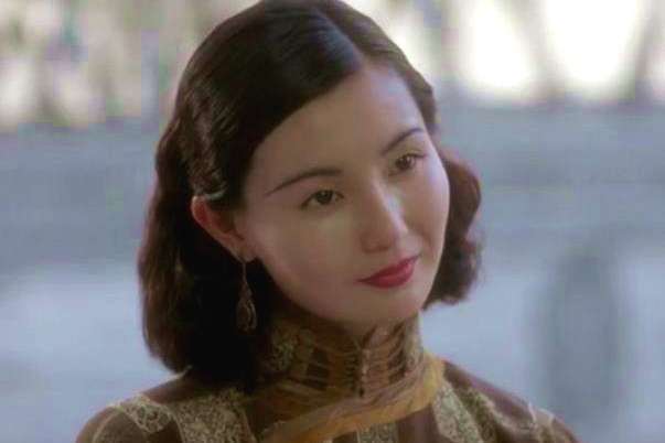 在吃饭时,张学友的女朋友罗美薇就问尔冬升,知不知道今天是来干什么的