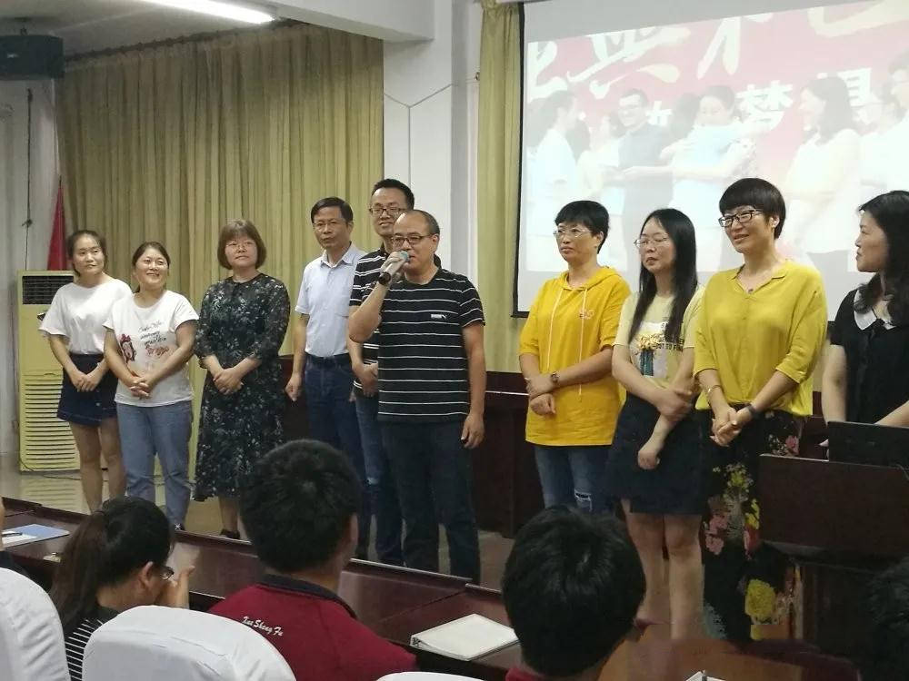铮铮誓言 后浪奔涌—凌宇老师苏州市吴江区八坼中学初三中考励志演讲