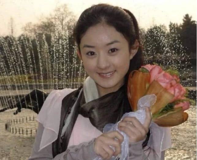 学生时期的她非常努力,但却因为各种原因并没能取得好成绩.