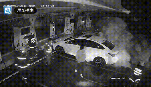 平日里的刘小姐是个妥妥的精致girl,出门必定精心打扮,生活小资,在