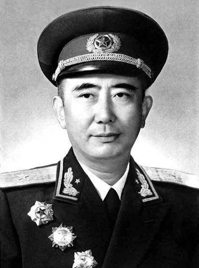 他给国军写书学游击战,2位元帅附文,成开国少将,中将叫他老师