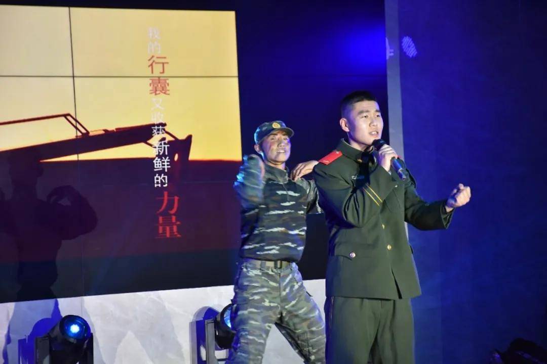 武警山西总队长治支队举办"带新促老"讲述会暨新春文艺晚会
