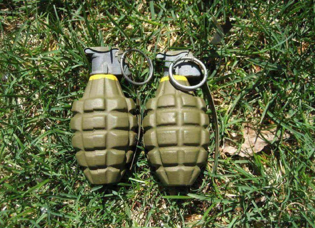 中国已经有最先进的手榴弹,为什么部队还在用木柄手榴弹?