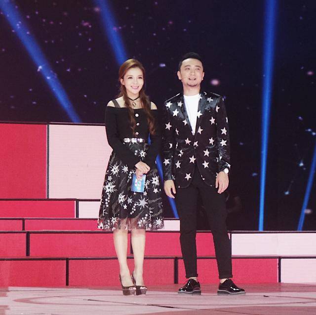 现在的《星光大道》总决赛最后一关,为什么不现场公开