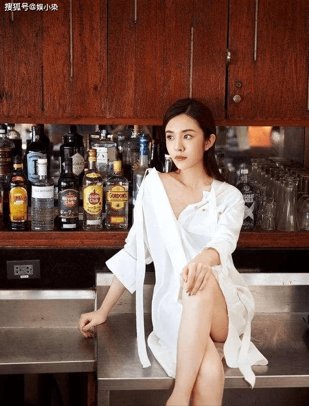 31岁的王晓晨有多美?当她的泳装照片流出来,被赞看起来旺夫