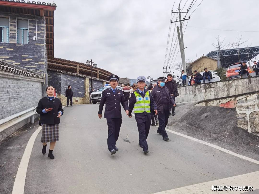 湖南·凤凰县公安局党组副书记,常务副局长龙江带队到