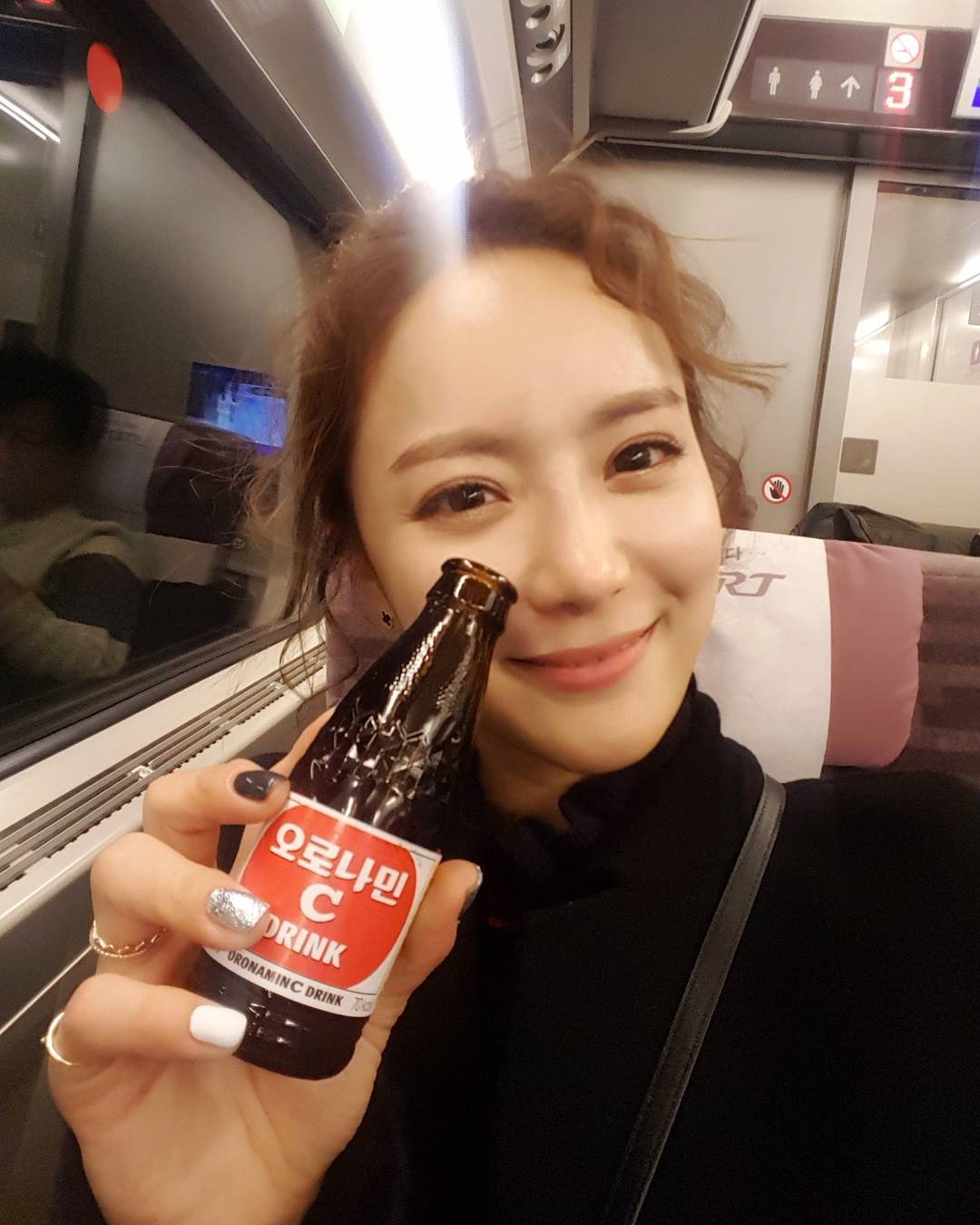 婆婆不在家,躺公公腿上,刘荷娜上演行为迷惑大赏