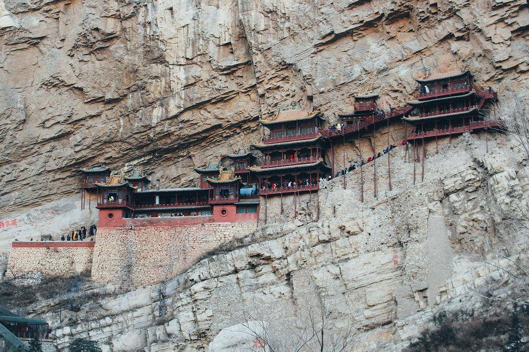 山西一座受欢迎的寺庙,是恒山十八景中"第一胜景"