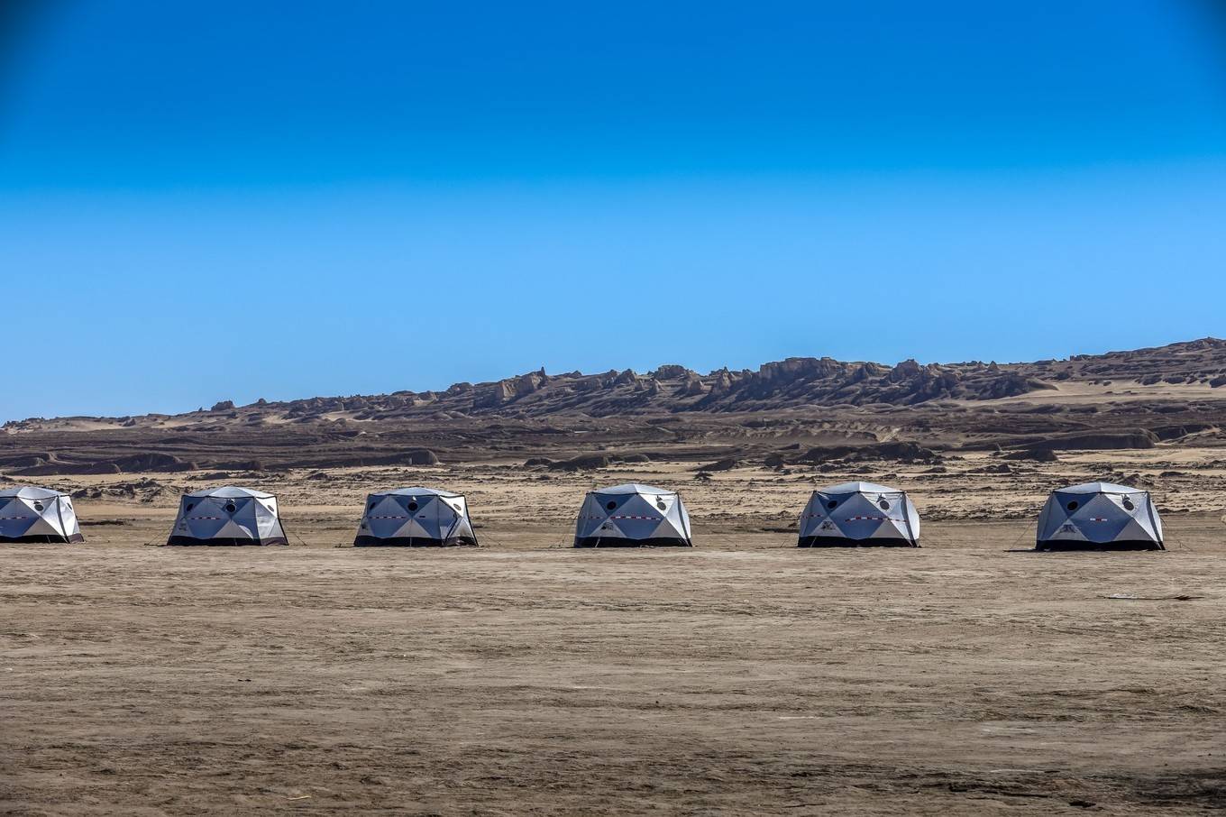 航拍俄博梁火星营地,这是全世界面积最大的雅丹群,风景美的让人窒息.