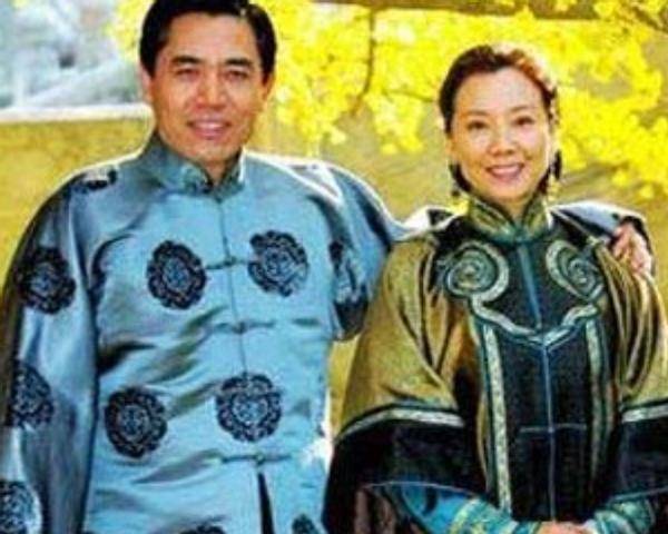 她是陈宝国隐藏多年的老婆,也是圈内老戏骨,38岁的儿子很帅气