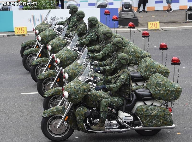 据台媒报道强化城镇作战是台湾"宪兵"近年训练重点,在城镇战中,掩蔽