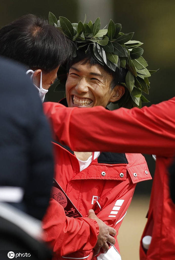 铃木健吾夺得琵琶湖马拉松冠军并大幅刷新日本纪录