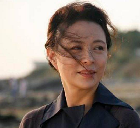 刘佳近照曝光出道40年零绯闻丈夫为人低调身份显赫