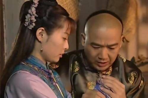 《铁齿铜牙纪晓岚》中,纪晓岚为啥不娶杜小月,真的是不爱她吗?