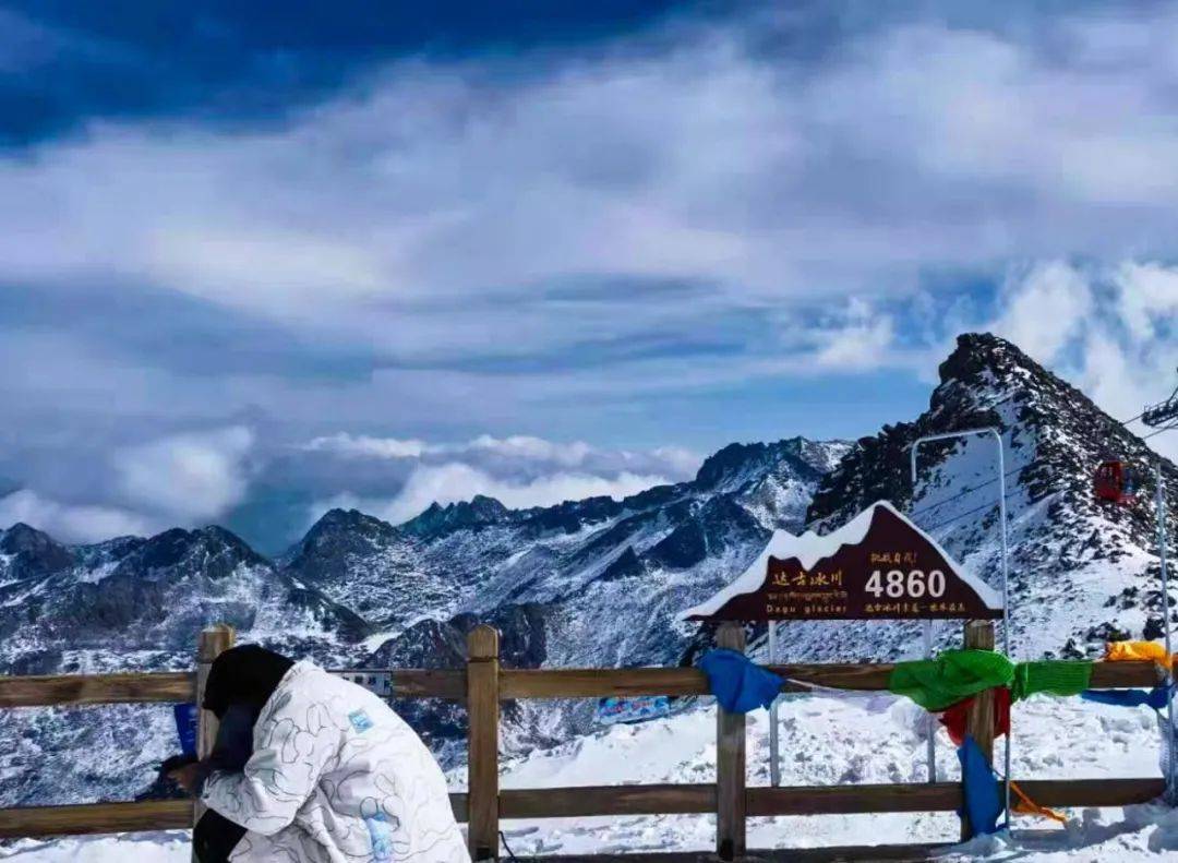 想要拥有滑雪的快乐,来达古冰川安排上!_景区