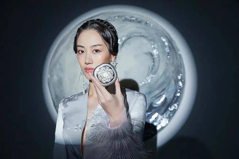 东方美妆花西子凭什么持续出圈!