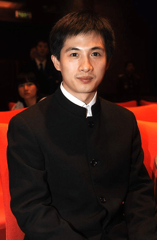 他是国家一级演员,靠"秦俑舞"名扬海内外,如今43岁成人生赢家