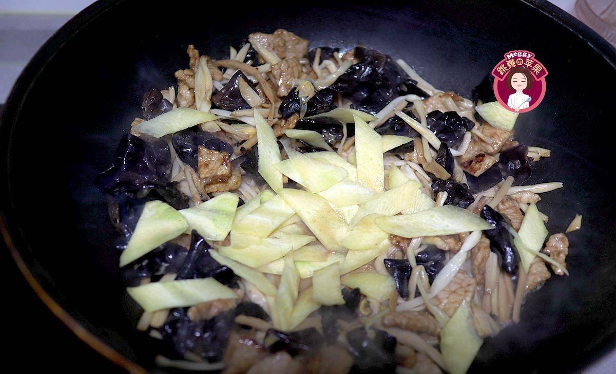 原创一道经典小炒菜,几样食材一起炒,又香又下饭
