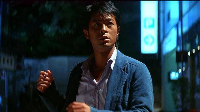 之后古天乐更是凭借电影《门徒》中的瘾君子《窃听风云》中身患绝症的