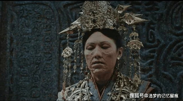 第三个猜测:张起灵在陨玉里看到了西王母,张家老祖我们都知道长生不老