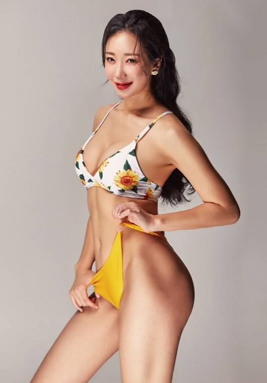 韩国女模特金善英穿比基尼拍泳装写真 前凸后翘大秀火爆身材!