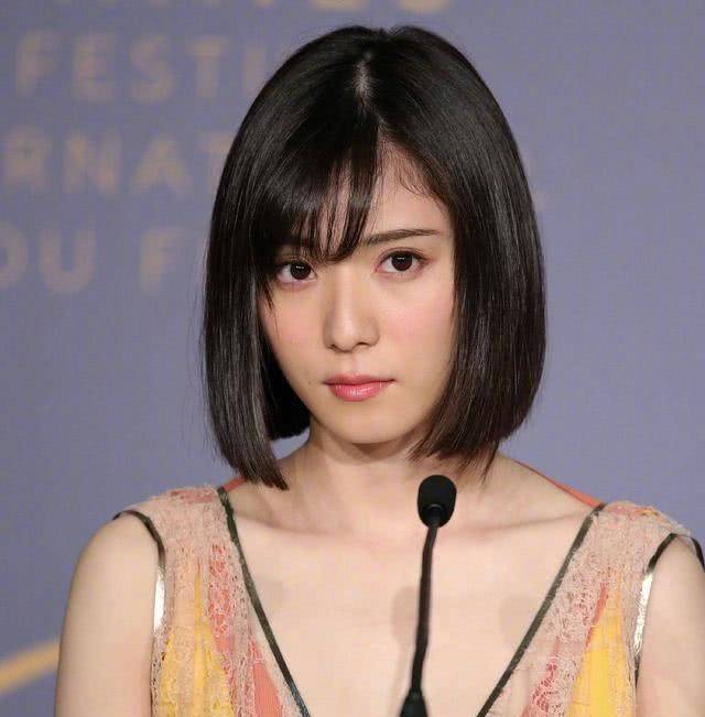 26岁松冈茉优,容颜俏丽身材火辣,性感迷人的新晋日本女神