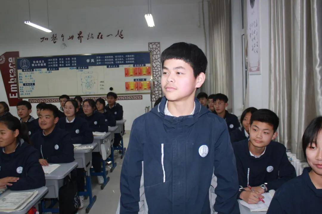 枣庄翔宇中学开展"安全在我心平安伴我行"为主题的安全教育活动
