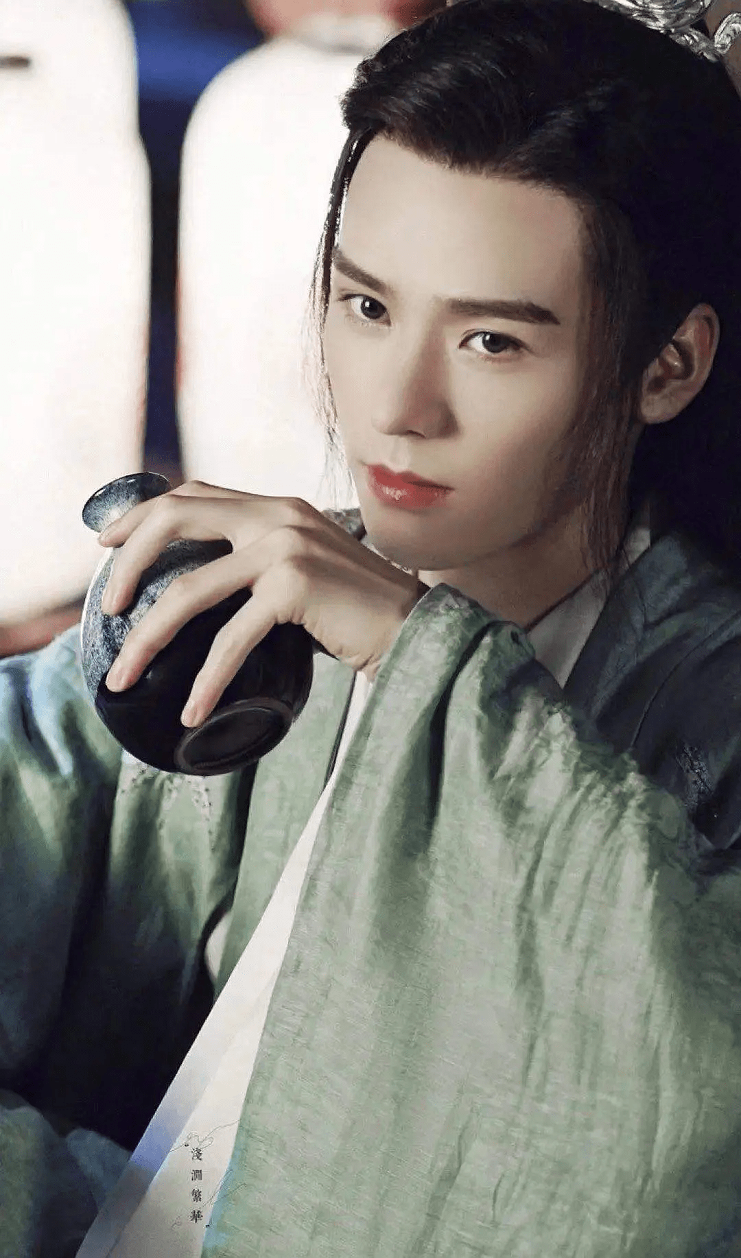 国民老婆张哲瀚,他为什么这么火?颜值与演技并存,引人