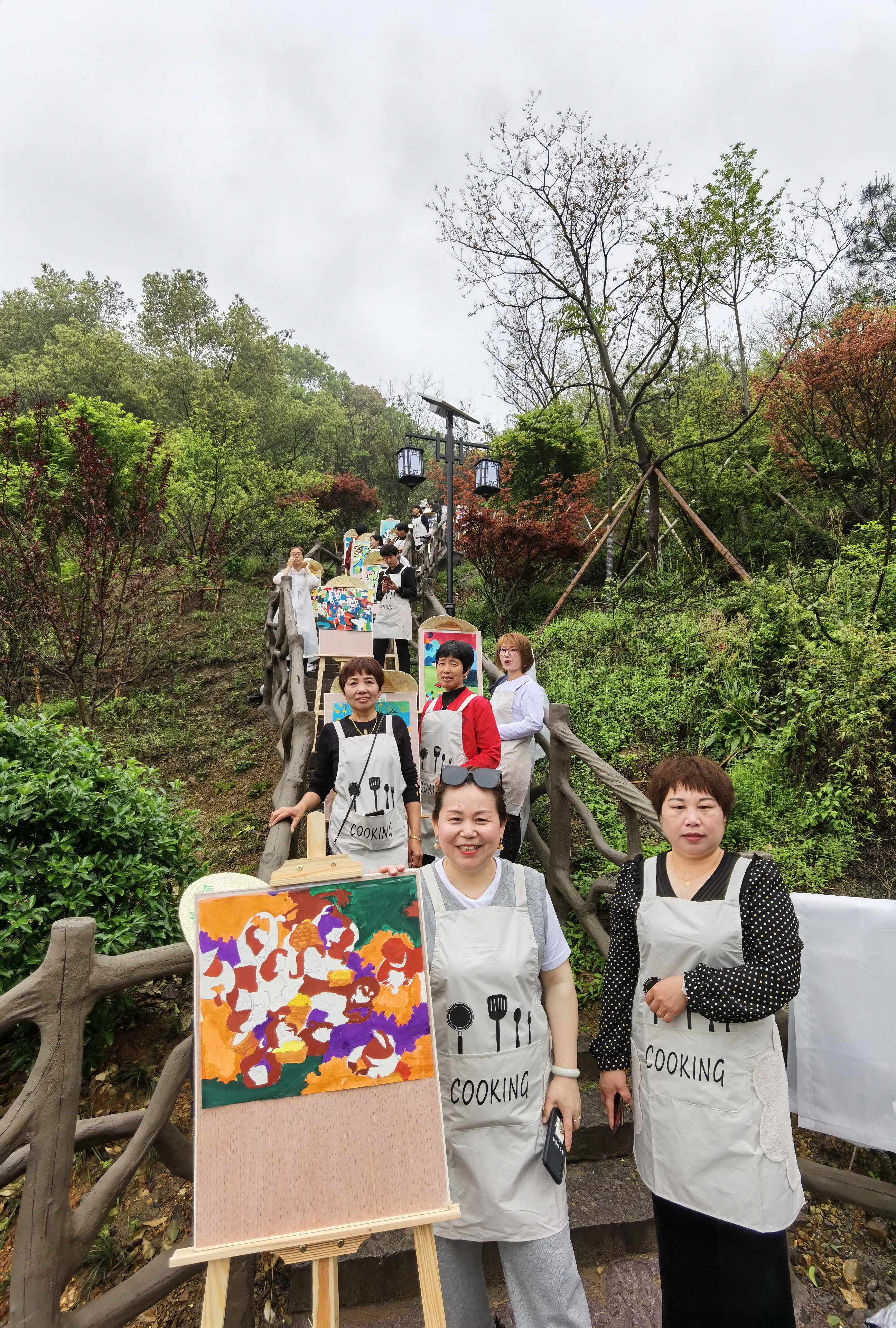 浙江衢州柯城余东村画出美丽乡村绘就甜蜜未来