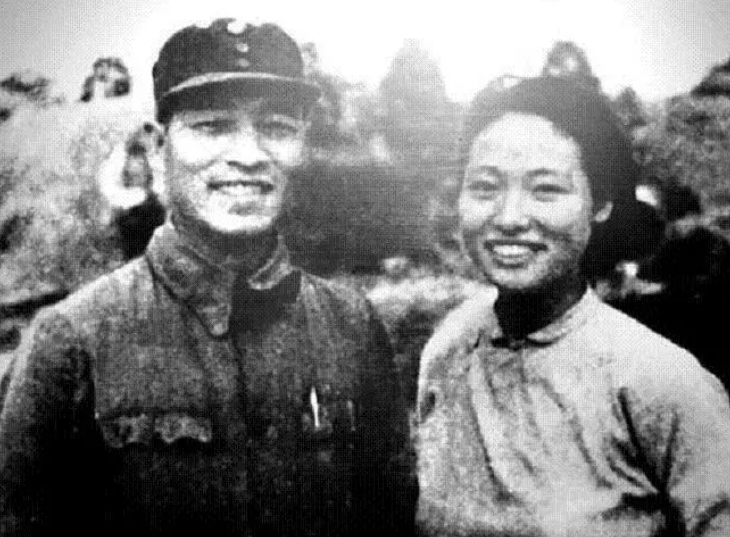 3年间,彭雪枫给妻子写了80多封信,妻子后悔:想改变没有机会