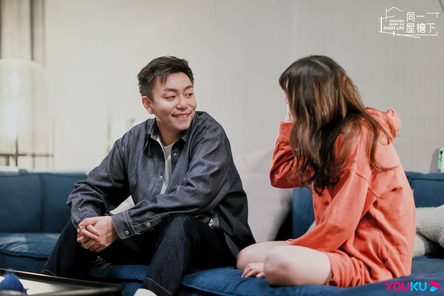 《同一屋檐下》圆满收官:李诞换曾可妮头像,魏大勋现场摘头套