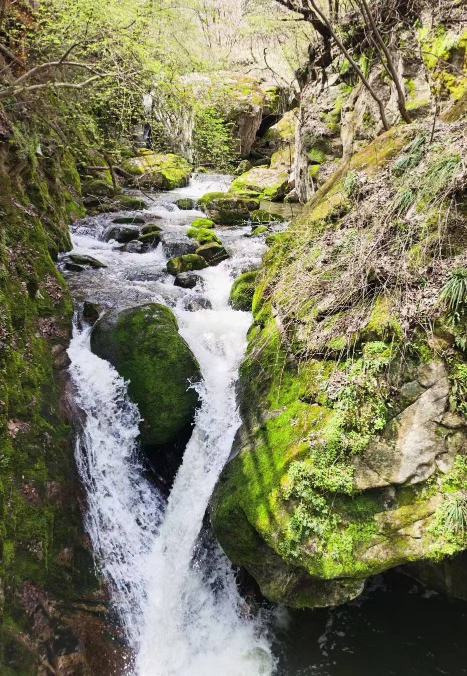 山谷沟壑,山清水秀