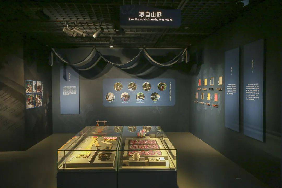 "云上之和——云南哈尼族服饰展"在中国丝绸博物馆开幕