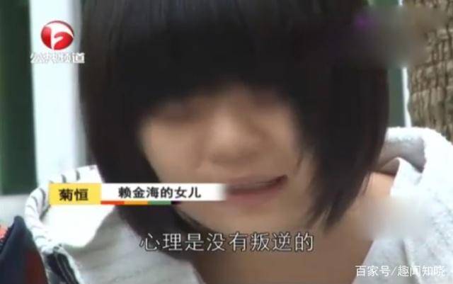 15岁叛逆女孩抽烟喝酒,离家出走住在小男友家,奶奶:让