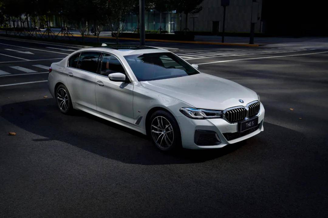 与新bmw5系li新bmw5系插电式混合动力一起刷新你的西安印象